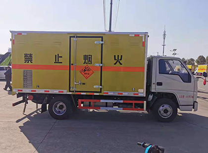 昆明爆破器材运输车
